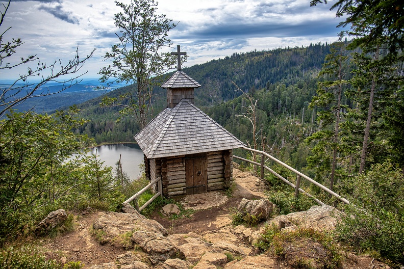 Blick von der Rachelkappele zum See.jpg