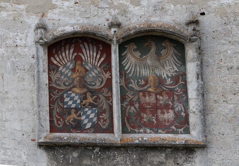 Wandbild des Wappen des Herzogs in Burghausen .jpg